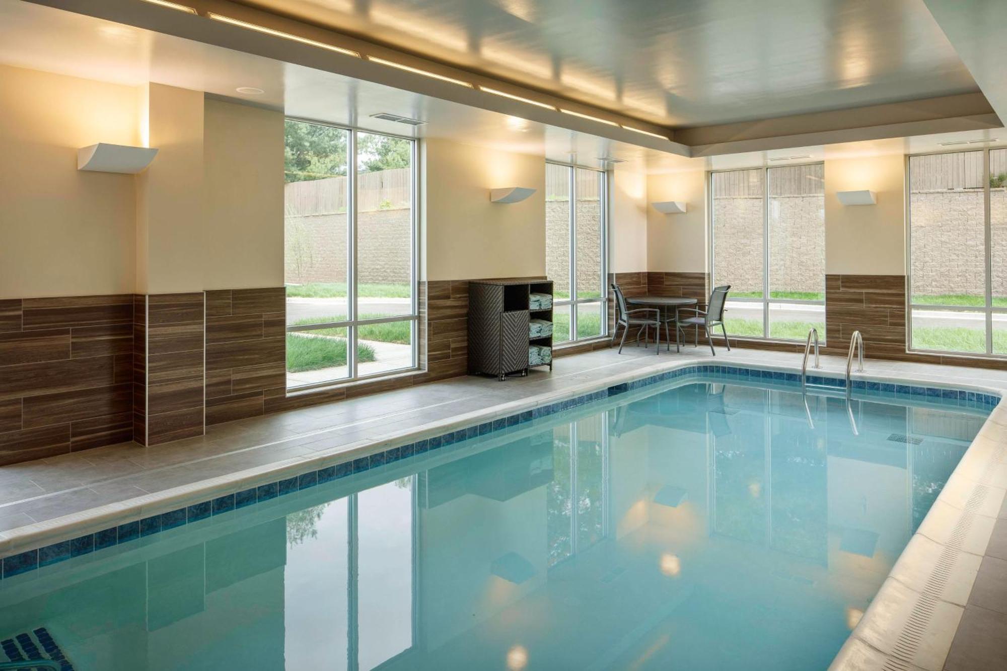 Fairfield Inn & Suites By Marriott Louisville Northeast Luaran gambar